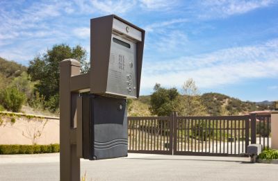 Building Gate Installation in Plano, TX